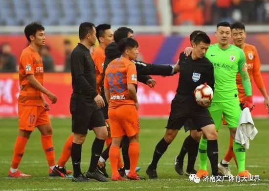 hth sports- 都灵德比激战成平，争议判罚引热议  